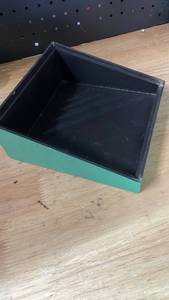 lot 14300 image: Pop Art World Traveler Collection Box
