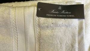 lot 16356 image: Brooks Brothers Premium Turkish Bath Towel