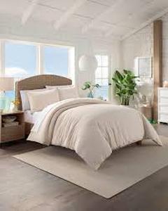 lot 7330 image: Tan Comforter (Size Unknown)