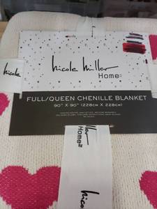 lot 19634 image: Nicole Miller Heart Pattern Chenille Blanket FullQueen