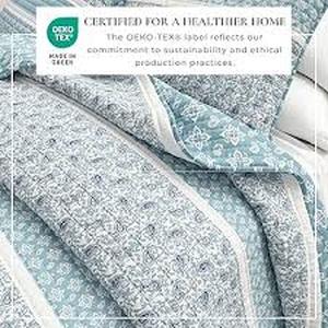 lot 5454 image: Queen size blanket blue and white pattern