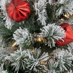 lot 19628 image: Martha Stewart LED Christmas outdoor hanging basket
