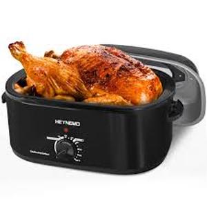 lot 7454 image: Kiss The Water 28 Quart Turkey Roaster Black