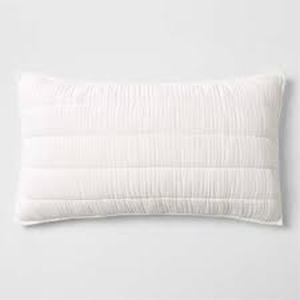 lot 13189 image: Portuguese Texteis Penedo Decorative Pillow 14x26