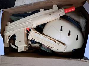 lot 3796 image: Playset with Combat Rifle