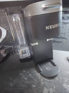 lot 7479 image: Keurig K910 Single Serve Coffee Maker (Broken) (Part Out)