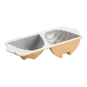 lot 8333 image: Nordic Ware Beehive Cake Pan