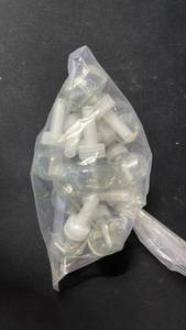 lot 10302 image: Clear Plastic Essential Oil Sample Vials - 20 Count