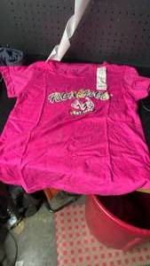 lot 10321 image: Realtree Pink Camo Logo T-Shirt Est 1986