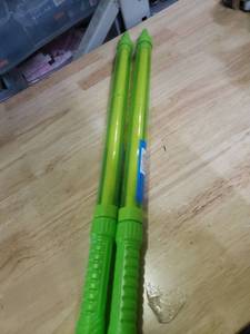 lot 11819 image: Green Water Squirter