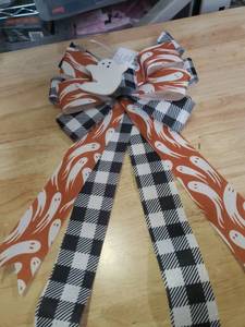 lot 11824 image: Halloween Ghost Buffalo Plaid Bow
