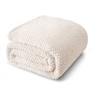 lot 13301 image: White Chunky Knit Throw Blanket
