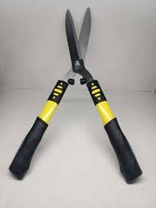 lot 14308 image: True Living Outdoors Hedge Shears