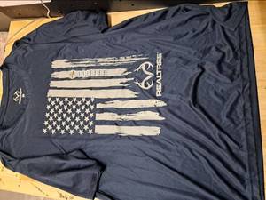 lot 4017 image: Realtree Navy American Flag Hoodie XXL