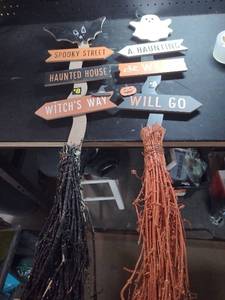 lot 7513 image: Halloween Directional Sign Post with Decorative Brooms
