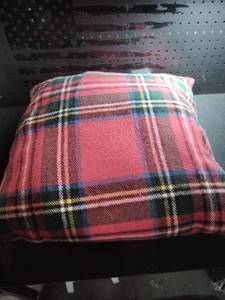 lot 7527 image: Portuguese Roca Home Plaid Cotton Bandana 2Pk