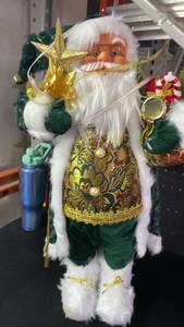 lot 9907 image: Decorative Santa Claus Figure in Green and Gold