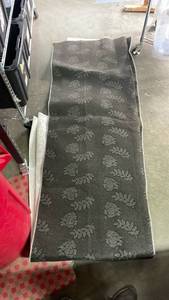 lot 9908 image: Gray floral rug