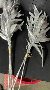 lot 10341 image: Glitter Silver Palm Leaf Stems 2 pack