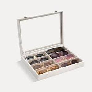 lot 5680 image: Water Resistant Sunglasses Display Case