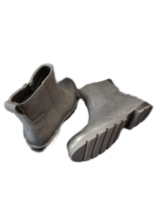 lot 6350 image: Rick Owens High-Top Athletic Sneakers size 9