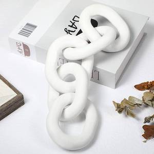 lot 8034 image: Queekay Decorative Wood Chain Link Decor Rustic 5 Link Wooden Chain Decor Ornament Farmhouse Home Decoration Hand Carved Wooden Crafts Ornaments for Coffee Table(White)
