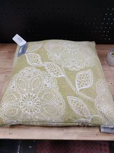 lot 9943 image: Ava Premium Luxury Decorative Pillow