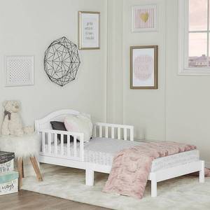 lot 9978 image: Dream On Me Sydney Toddler bed