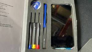 lot 10470 image: iPhone Screen Replacement Kit with Tools