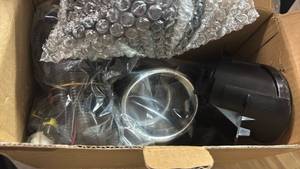 lot 13446 image: Headlight kit