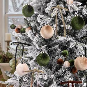lot 10044 image: Ouddy Decor Velvet Christmas Ornaments Set