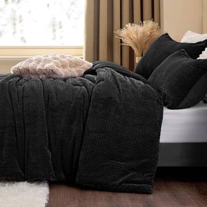 lot 3929 image: ChiXpace Flannel Fleece Twin Comforter Set - Furry Black Leaves Pattern Faux Fur Bed Set, Winter Ultra Soft Fuzzy Comfort Set, Velvet Bedding Set for Bed with 1 Pillow case