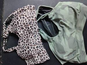 lot 20196 image: Mixed Print Sports Bras - Camo and Leopard XL