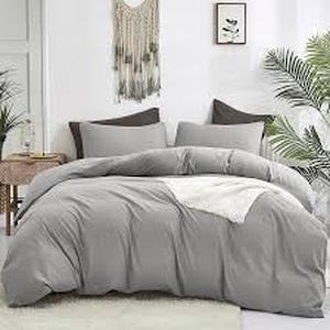 lot 5848 image: Queen Size Gray Comforter Set with Breathable Fabric