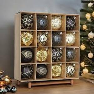lot 11264 image: Christmas Ornament Decoration Set with Display Box