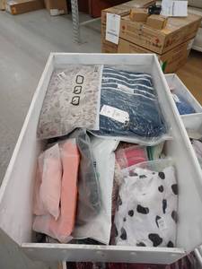 lot 25199 image: Lot Of Miscellaneous Clothing, 40 Pieces