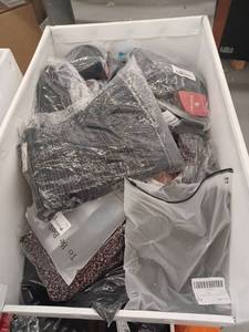 lot 25222 image: Lot of Miscellaneous Clothing, Aprox. 40 pieces