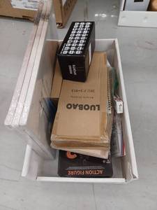 lot 25232 image: Miscellaneous Lot Of Items