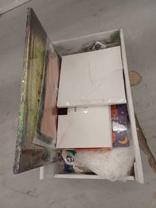 lot 25235 image: Miscellaneous Lot Of Items