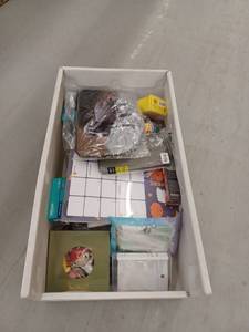 lot 25238 image: Miscellaneous Lot Of Items