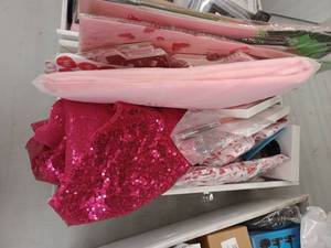 lot 25261 image: Valentines Miscellaneous Lot