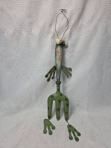 lot 78 image: Funky Garden Tool turned Frog