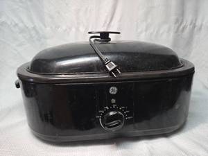 lot 79 image: GE Black Electric Roaster