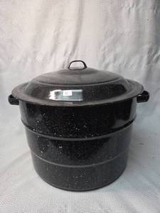 lot 81 image: Black Speckled Enamelware Stock Pot with Steamer Insert