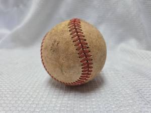 lot 133 image: Professional League Baseball