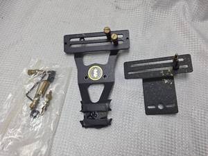 lot 135 image: Lot of compound bow sights and accessories