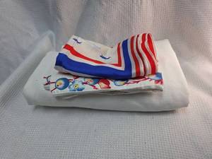 lot 141 image: Assorted Vintage Linens