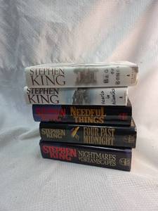 lot 179 image: Stephen King Hardcover Book Collection - 5 Titles
