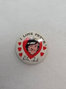 lot 191 image: 1967 I Love Peter Monkees Fan Pin