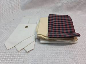 lot 213 image: White Cotton Handkerchiefs